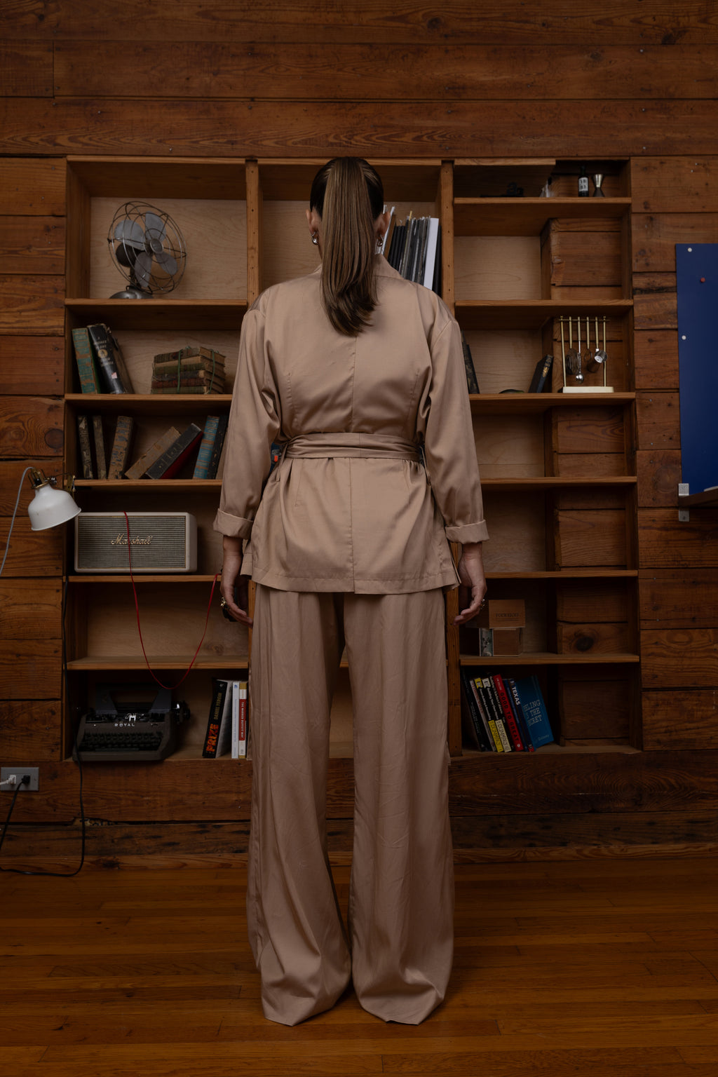 Wide leg pants with pleat