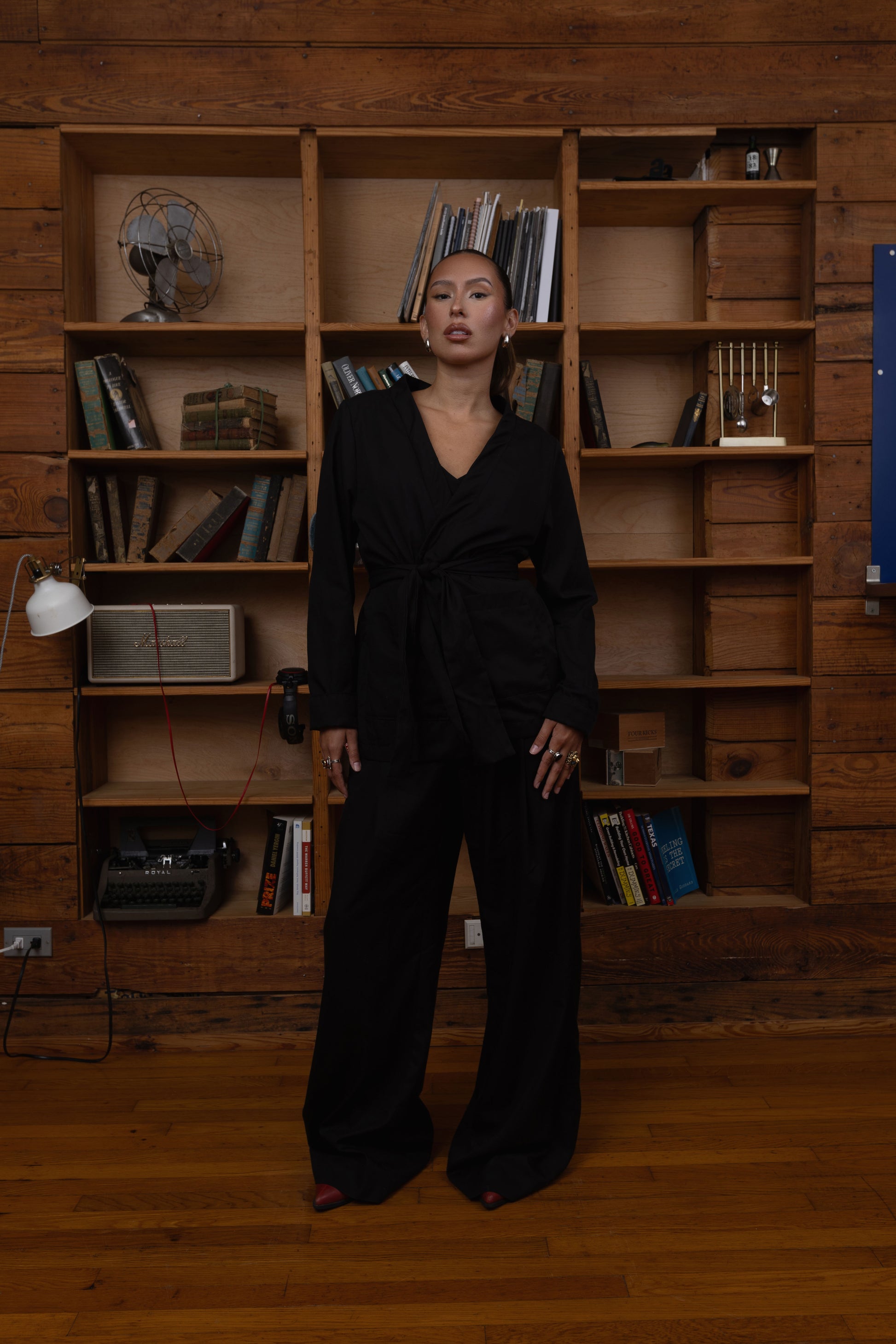 Wide leg pants with pleat